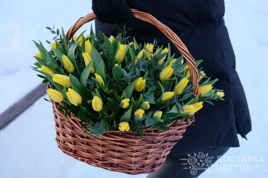 Корзина цветов Корзина желтых тюльпанов